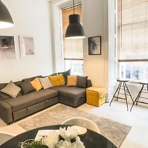  Apartment 2 Bedroom Serviced Centre - Sleeps 6